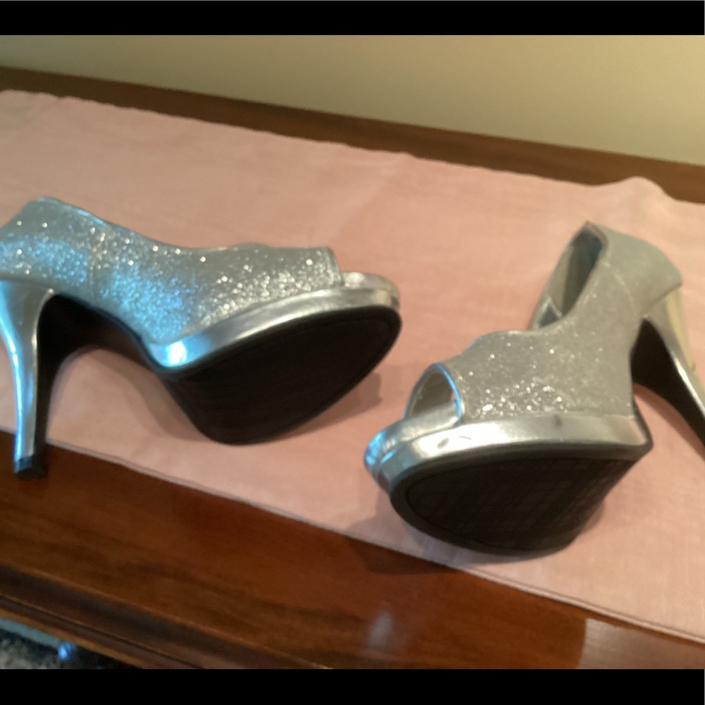 Women’s silver heels